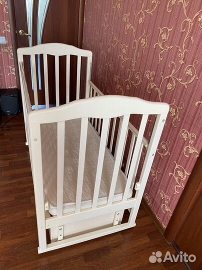 Кровать с маятником