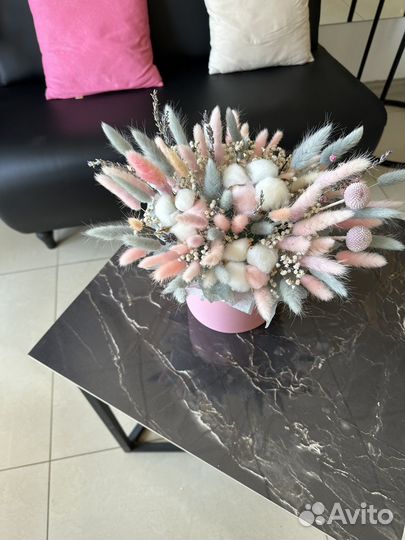 Композиции и букеты из сухоцветов