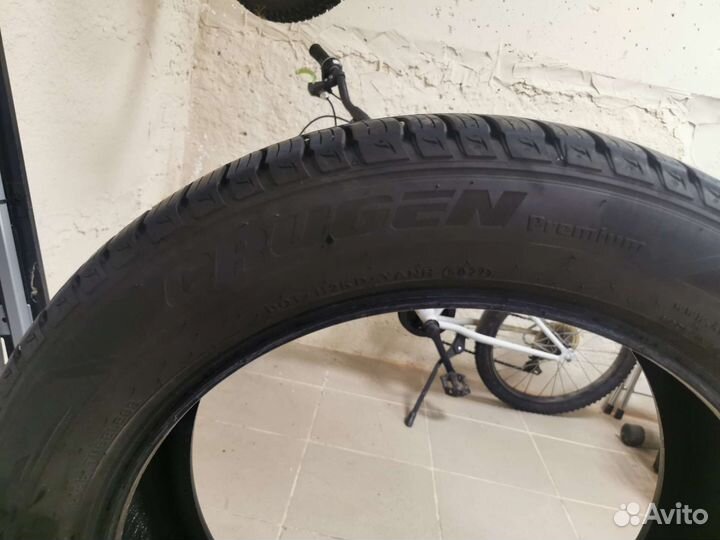 Kumho Crugen Premium KL33 255/50 R20