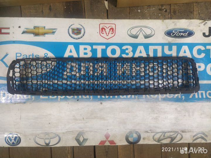 Решетка нижняя Volkswagen Touareg 7L 07-10