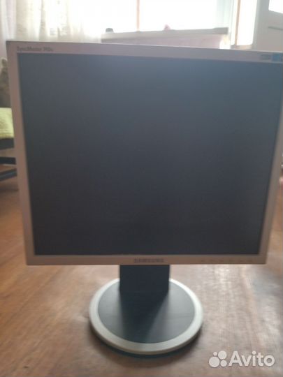 Монитор Samsung