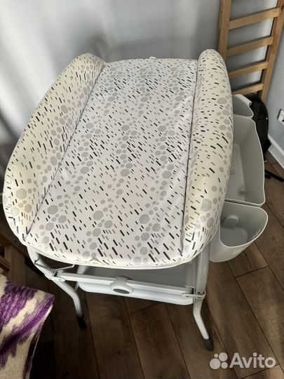 Пеленальный столик с ванночкой chicco