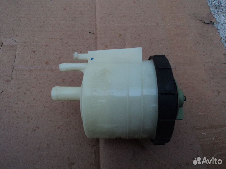 Бачок гур Volkswagen Pointer 2004-2006