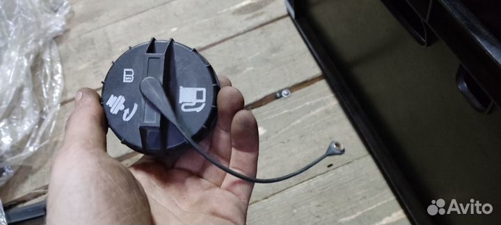 Kia Rio 3 11-17г крышка бензобака