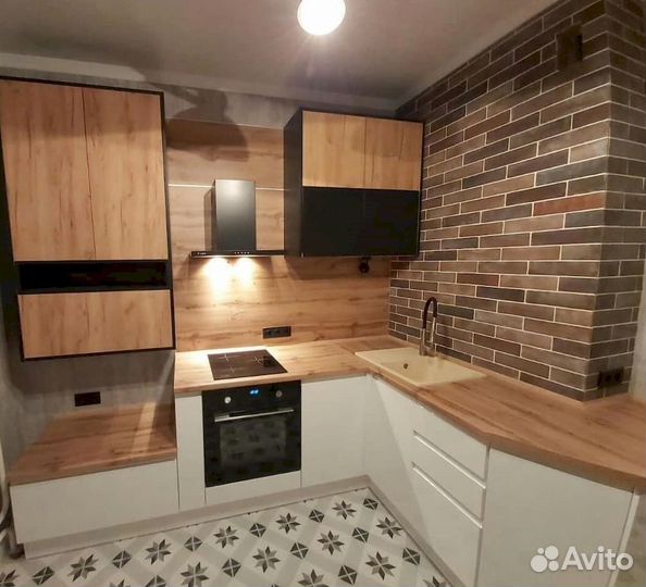 Кухня прямая в потолок