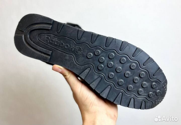 Кроссовки Reebok надежные