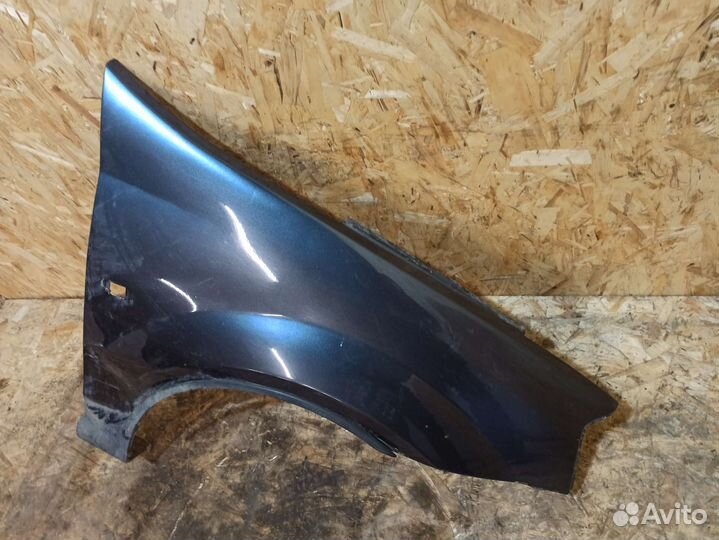 Крыло правое под ремонт Renault Logan 1