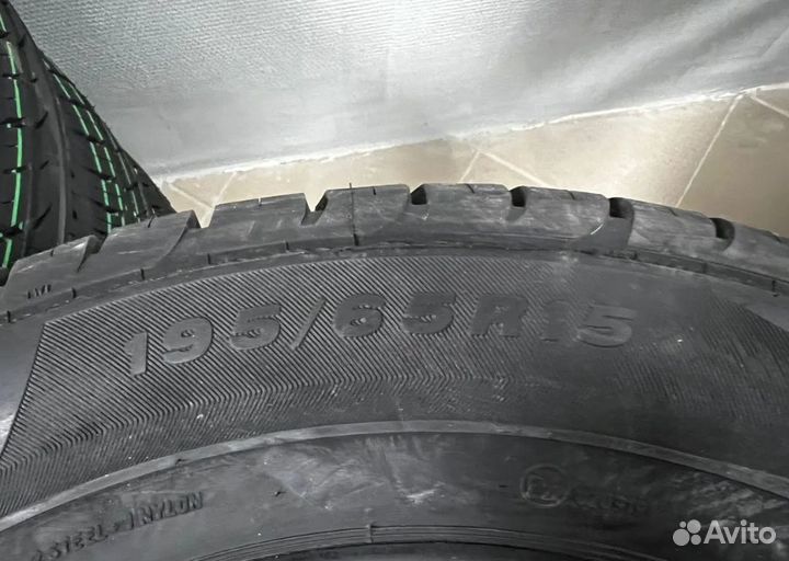 Viatti Strada Asimmetrico V-130 195/65 R15 91H