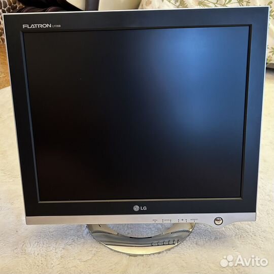 Монитор LG Flatron L1720B