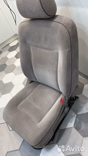 Сидения комплект Toyota Mark II JZX110 GX110