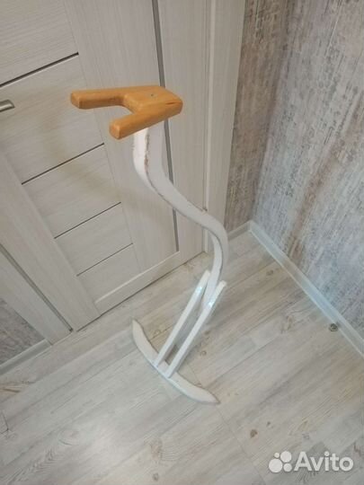 Подставка под гитару