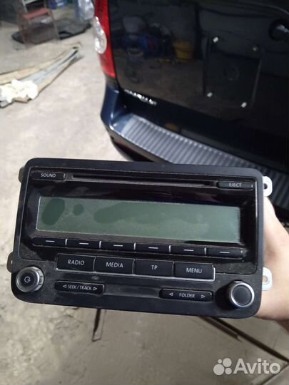 Магнитола на volkswagen passat б6