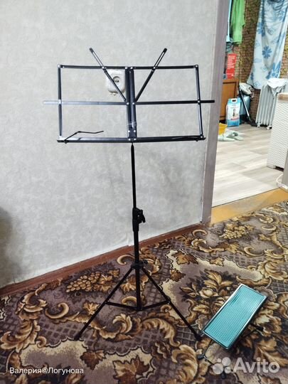 Пюпитр для нот,поднога для гитариста