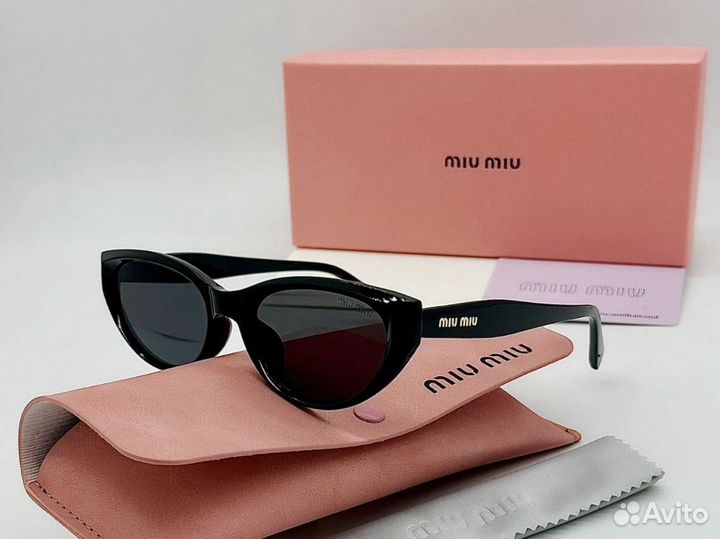 Солнцезащитные очки miu miu