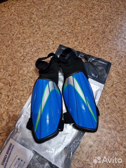 Футбольные щитки