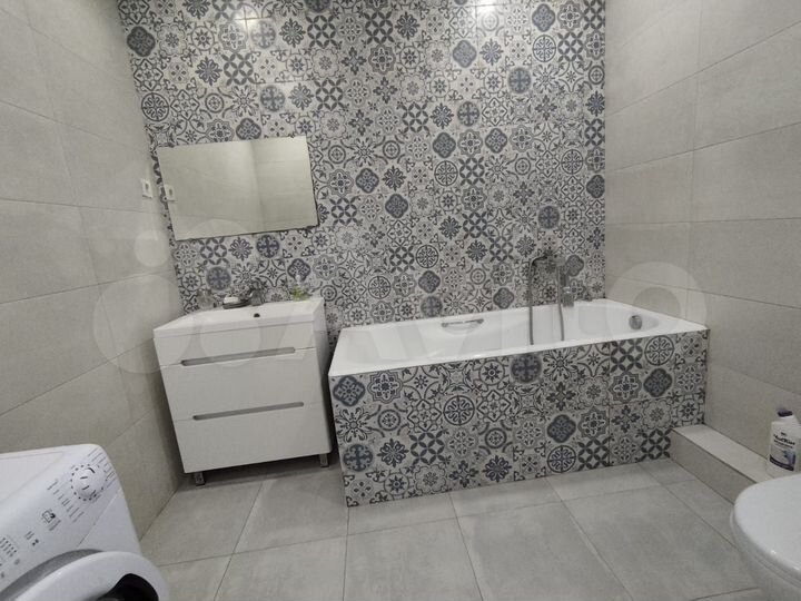 2-к. квартира, 63 м², 2/10 эт.