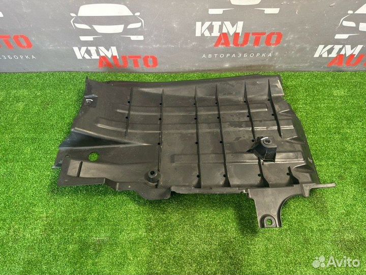 Защита днища кузова задняя правая Hyundai Ix35 2.0