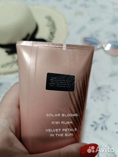 Большой лосьон для тела Victoria Secret из ОАЭ