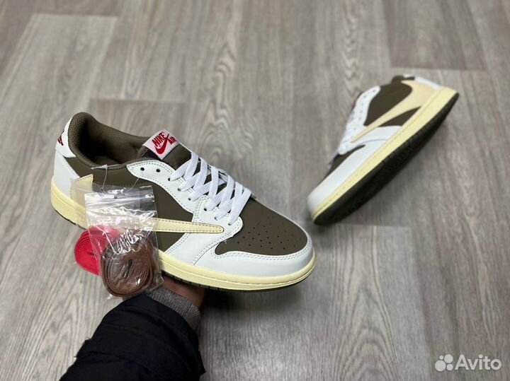 Air Jordan 1 Low Travis Scott Reverse Mocha