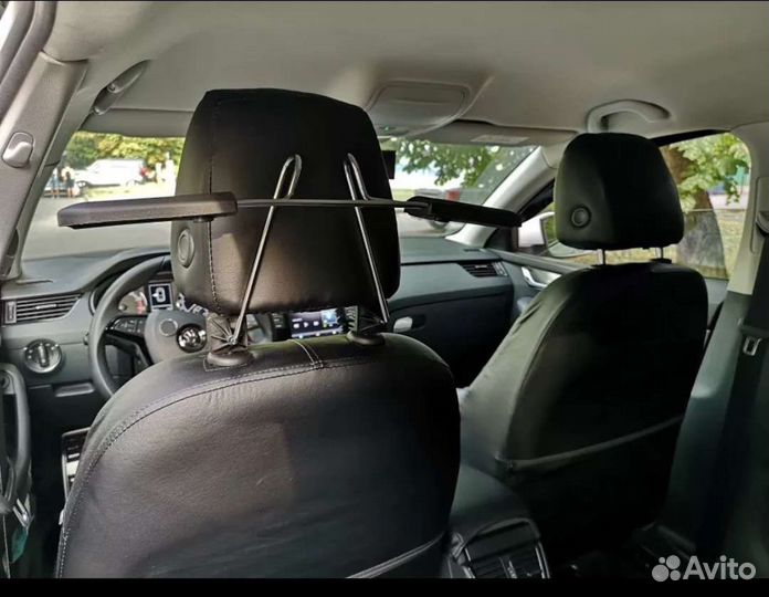 Автомобильная вешалка для пальто