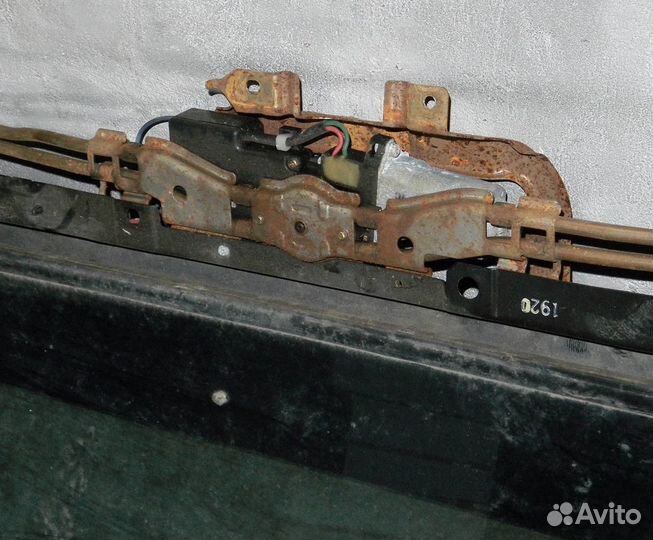 Люк крыши электро Nissan Maxima A33