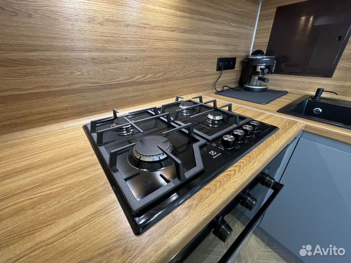 Кухонный гарнитур (цена завсю кухню) ксп:24869