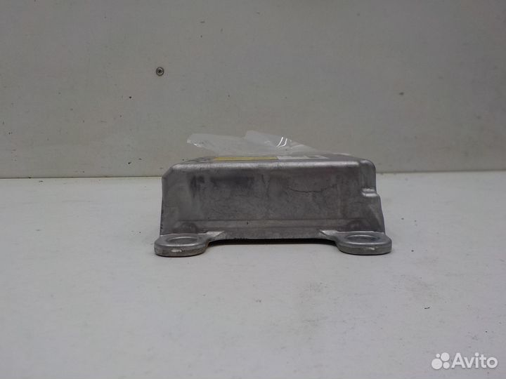 Блок управления подушками безопасности Lexus LX 57