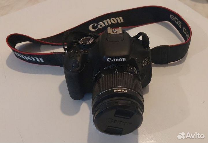 Зеркальный фотоаппарат Canon EOS 600D Kit 18-55