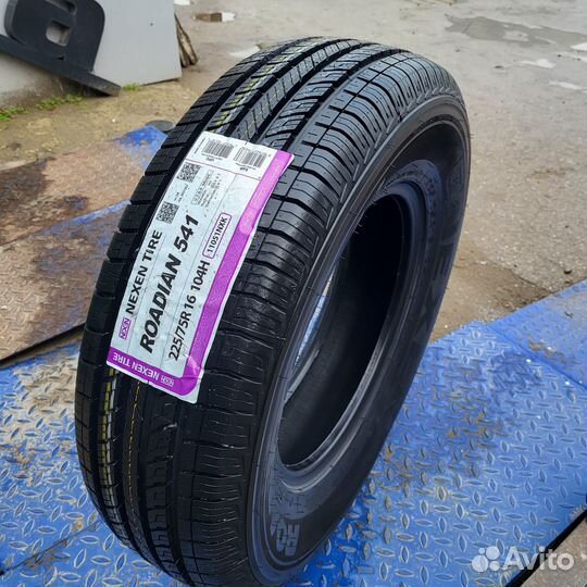 Nexen Roadian 541 225/75 R16 104H