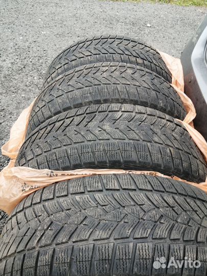 Goodyear UltraGrip Performance Gen-1 235/55 R19