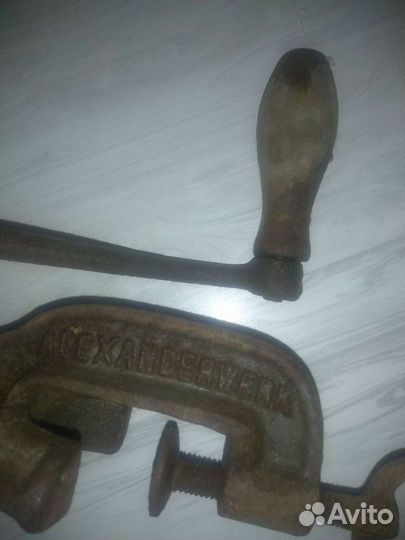 Мясорубка чугунная 