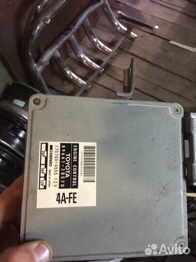 Тойота Карина е