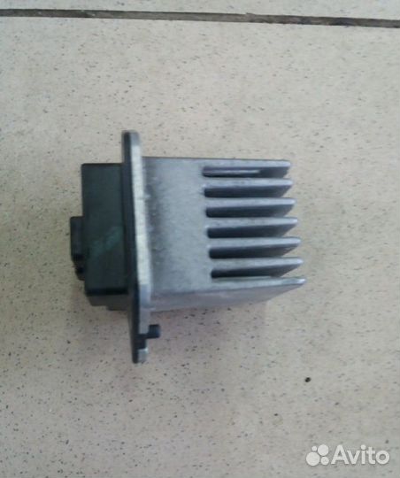 Резистор отопителя Mitsubishi Pajero Sport 2