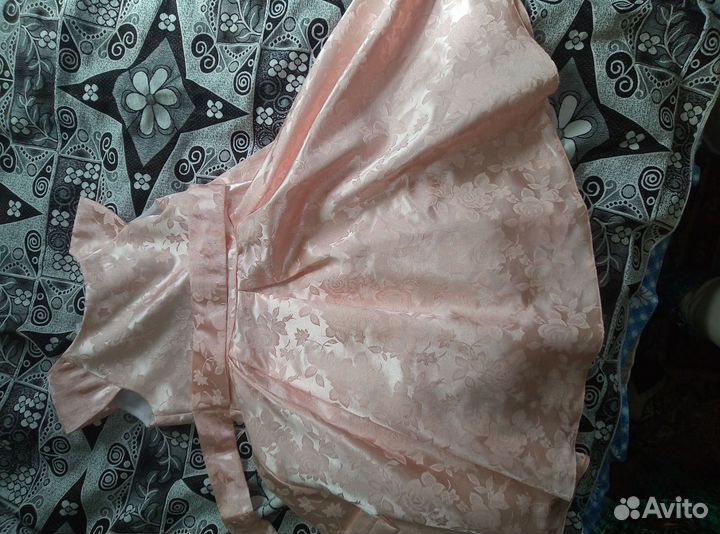 Платье нарядное на 5-6лет