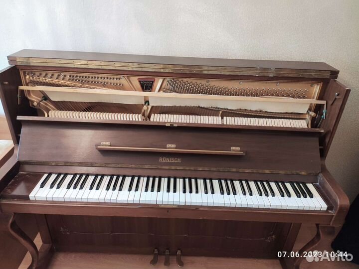 Фортепиано Ronisch, пианино