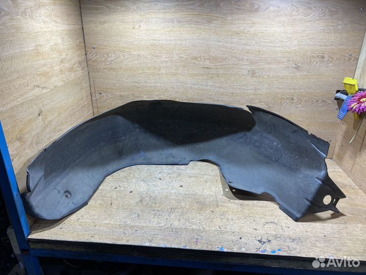 Подкрылок задний левый Mercedes W210 1704304