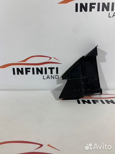 Дефлектор радиатора низ левый (бензин) Infiniti