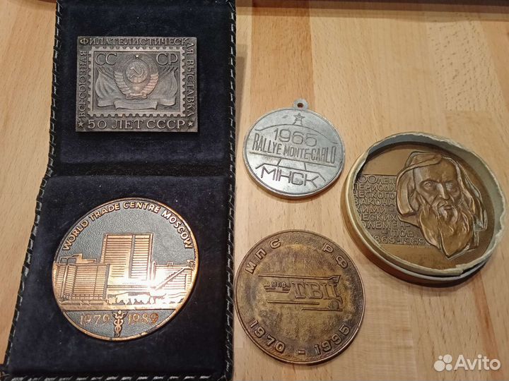 Настольные медали и жетоны