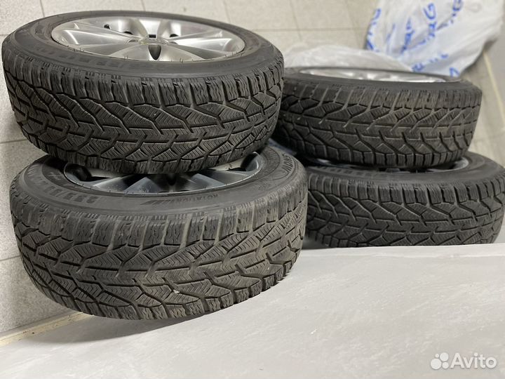 Резина зимняя + диски R17