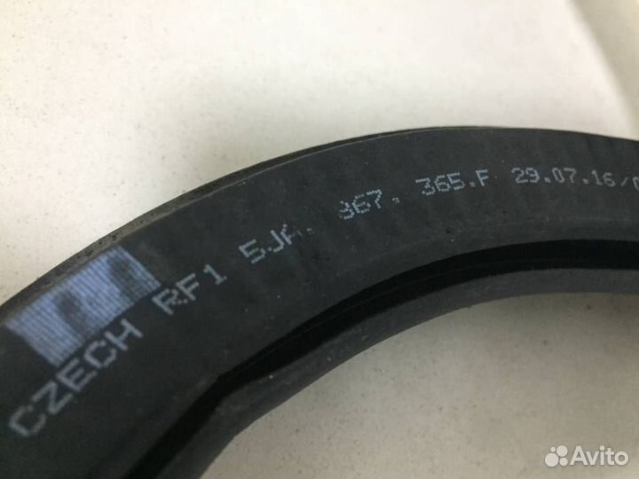 Уплотнитель проема двери передней левой Skoda Rapi