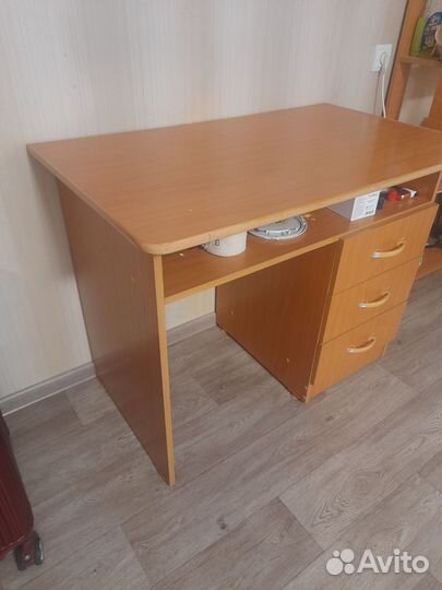 Письменный стол для школьника бу
