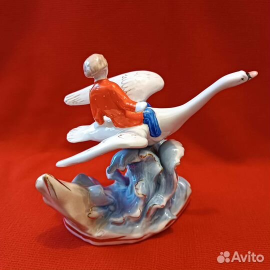 Гуси-лебеди статуэтка