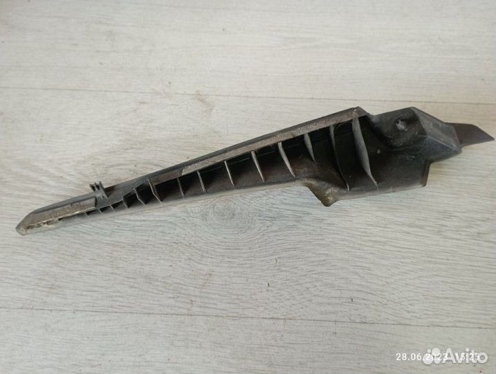 Молдинг лобового стекла правый Lexus Rx350 2010