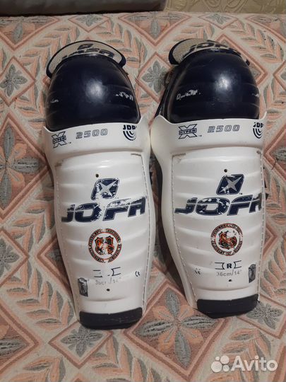 Щитки хоккейные 14