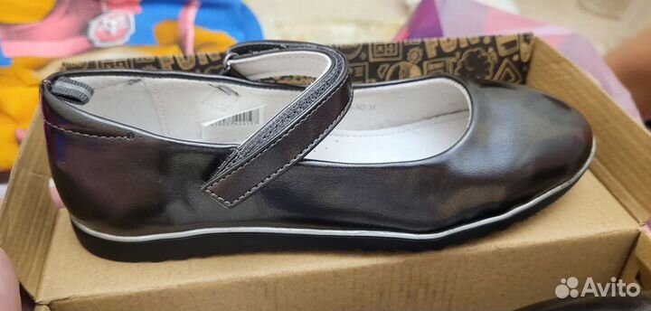 Новый школьные туфли