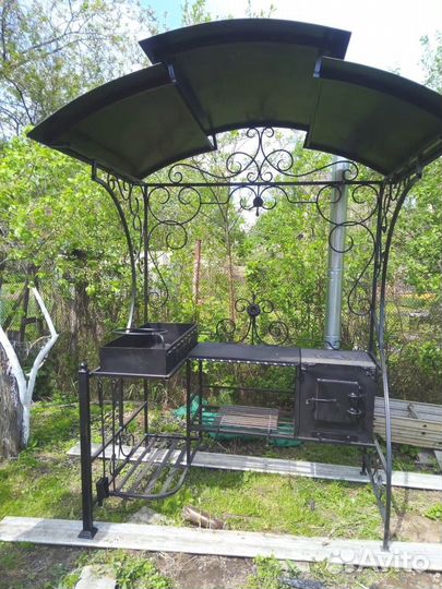 Кованый мангал с крышей