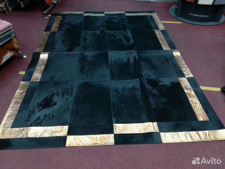 Ковры-пэчворки из шкуры коровы и пони