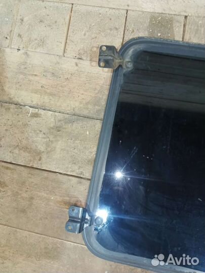 Стекло заднее левое Toyota Hiace 1996г