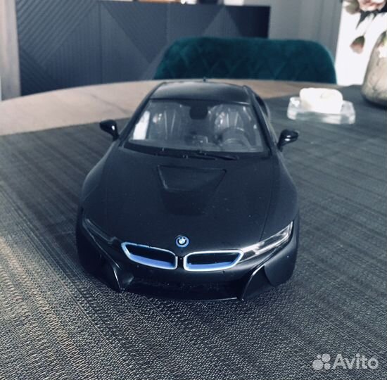 Радиоуправляемая машина BMW i8
