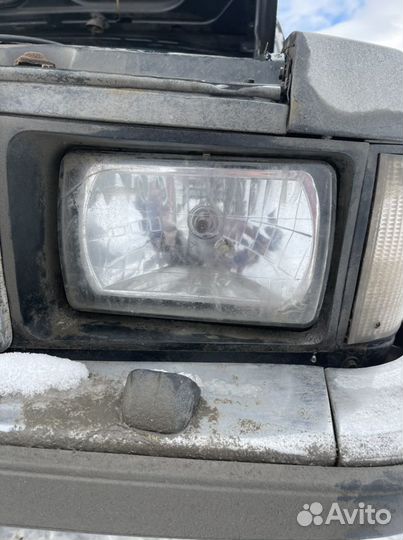 Фара левая Газ Волга 3102